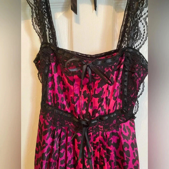 Betsey Johnson RARE vintage pink leopard print dress. - Picture 4 of 10